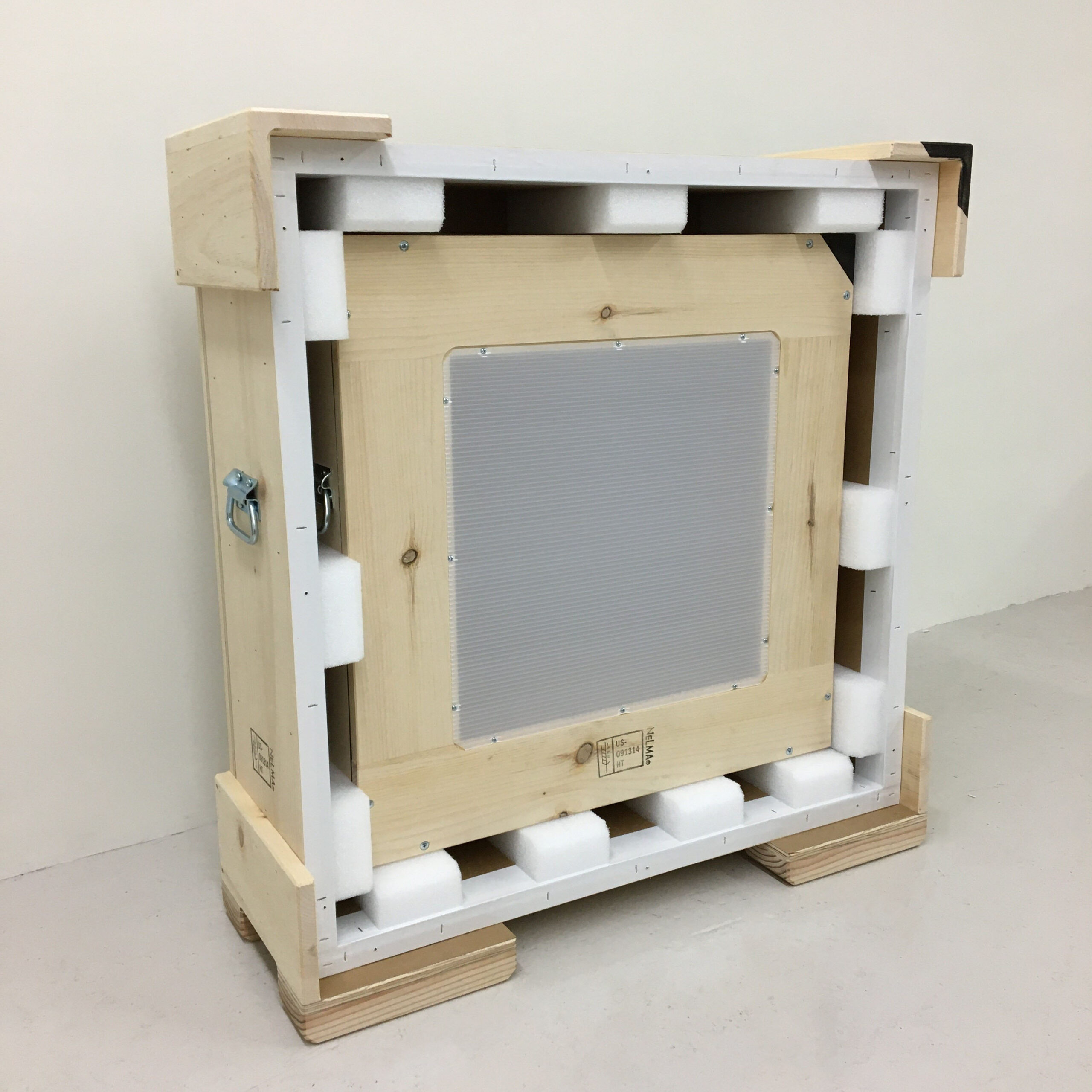 Standard art crate with travel frame